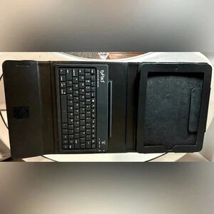 Gently Used TyPad Bluetooth Keyboard and Cover for Ipad.